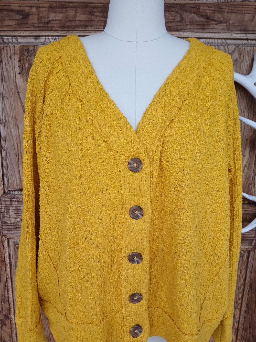 Two By Vince Camuto Yellow V-Neck Button Front Women's Sweater Cardigan